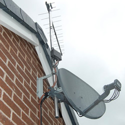 domestic-wall-mounted-sky-dish-freeview-aerial-system